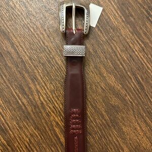 Brighton Onyx Men’s Brown Leather Belt with Textured Silver Buckle